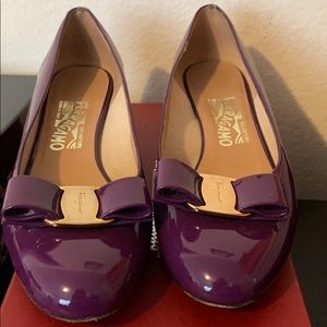 Patent leather. Purple color.Size 7.5 & 3cm height